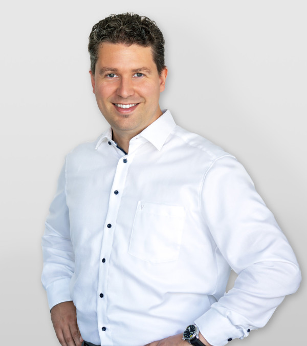 SM HAHNENKRATT NOV04